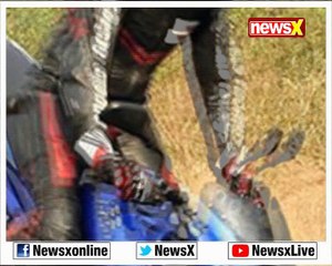 Risky stunts by India bikers