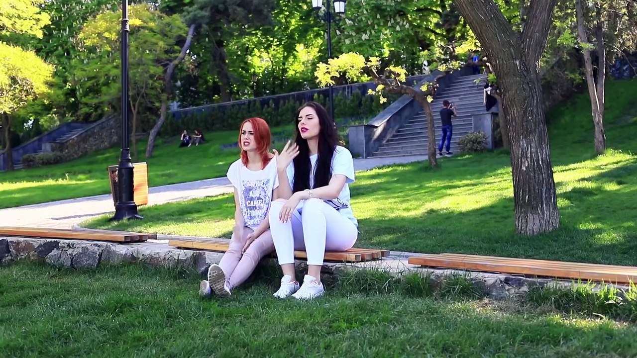 14 BLAGUES MARRANTES DE GRAND-MÈRE   LA GUERRE DES BLAGUES | Troom Troom FR