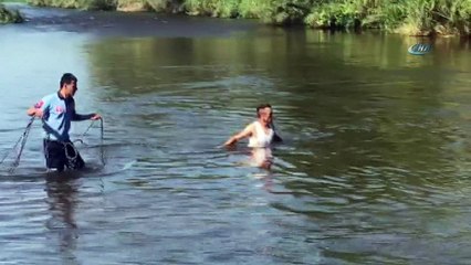 Serinlemek için girdiği suda boğuldu