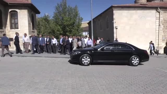 TBMM Başkanı Yıldırım Milletvekili İsmet Yılmaz'ın Annesinin Cenaze Törenine Katıldı (2)