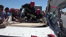 Konya Otomobil Tır'a Arkadan Çarptı 2 Ölü 2 Ağır Yaralı