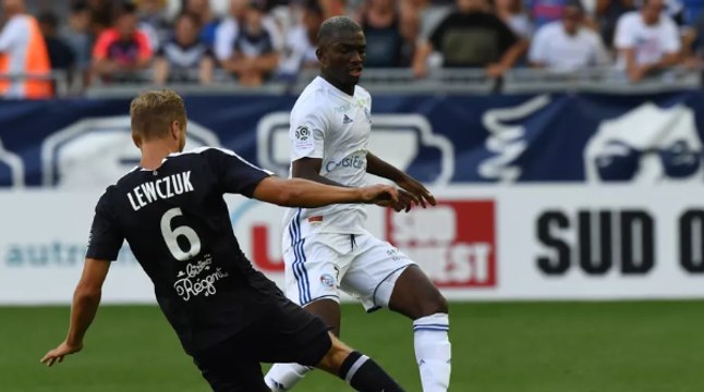 Le Racing Club De Strasbourg S'impose 2 À 0 Face Aux Girondins De Bordeaux