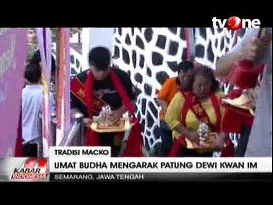 Ritual Penghormatan bagi Dewi Welas Asih di Vih...