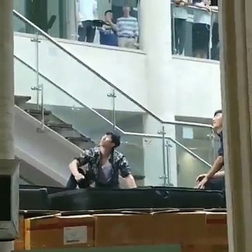 Lee Seung Gi không ngại nguy hiểm thực hiện những cảnh quay đầu tiên trong bom tấn Vagabond