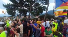 Més de cinc mil persones canten 'Els segadors' davant dels Lledoners