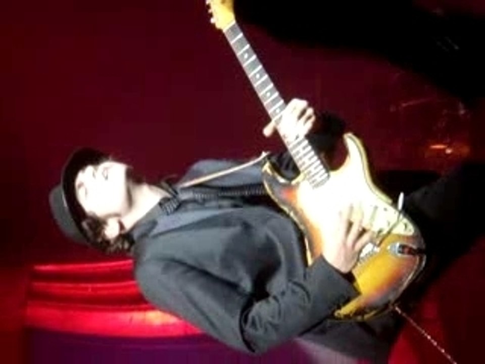 Vanessa Paradis Zenith Solo de "M" à la guitare + Pourtant