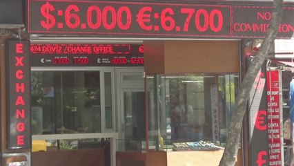 미국과 한판 붙은 터키...화폐 가치 '폭락' / YTN