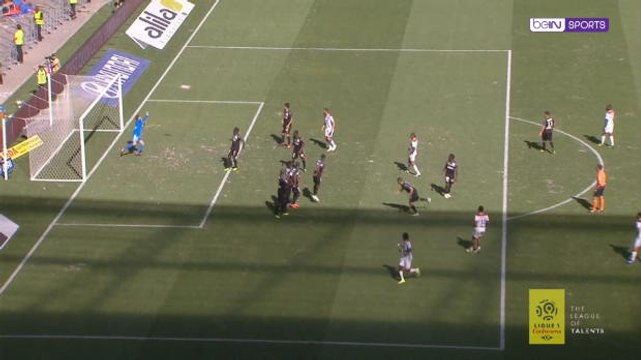 Delightful Depay free-kick seals Lyon win