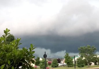 Large Shelf Cloud Looms Over Fredericksburg, Virginia