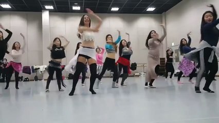 لكل صبية تعلمي أسهل وأشهر رقصة زومبا لحرق الدهون والتنحيف بدون ريجيم