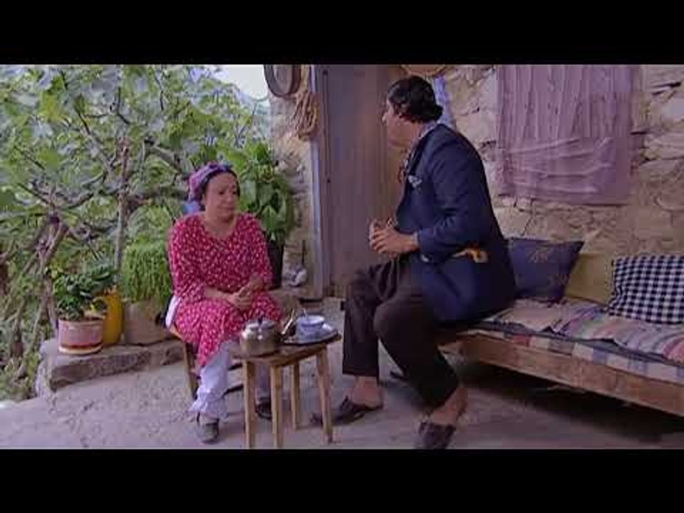 اسعد وجودة الشروط والمكدوس - مقطع مضحك جداً - ض...