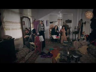 شامية تأخذ قياسات صفية  -  شكران مرتجى  -  سلافة معمار -  وردة شامية