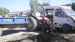Manisa Her İkisi de Tarım İşçilerini Taşıyan Minibüs ile Traktör Çarpıştı 12 Yaralı
