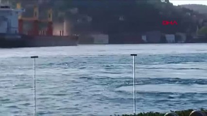 Boğaz'da Büyük Tehlike Yalılara Doğru Sürüklenen Gemi Son Anda Durdu 2 Hd