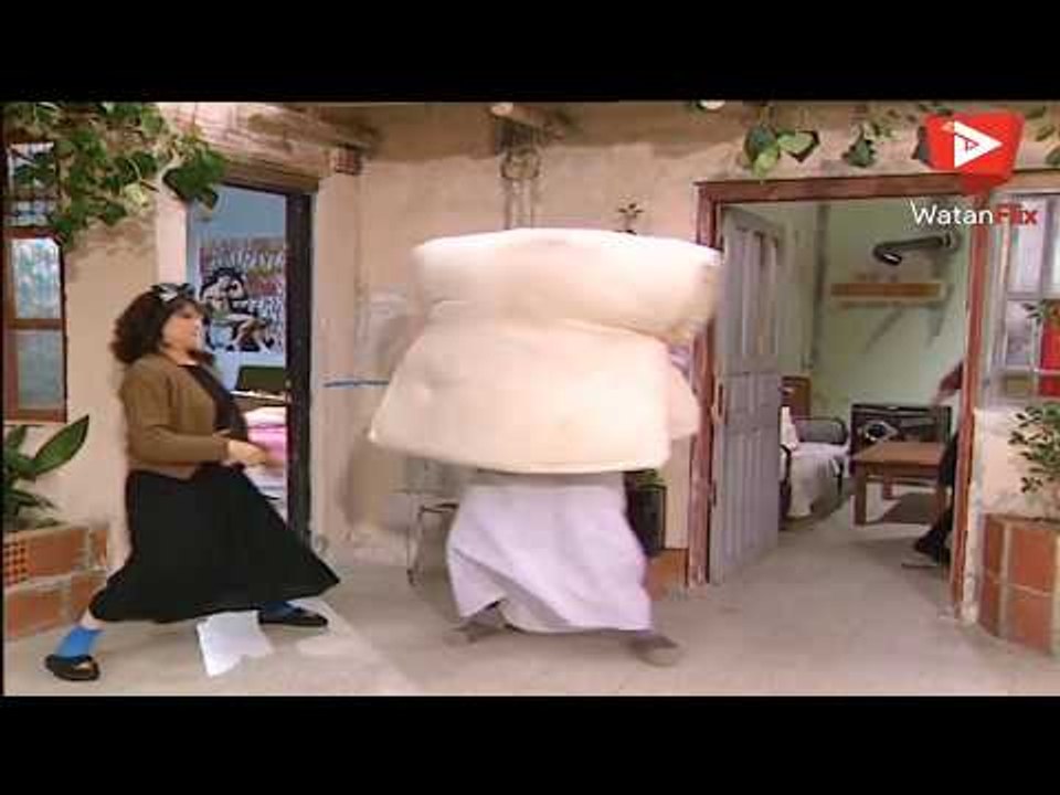زهرة وغادة عم يسرقو غراض ابو طمزة الثمينة  - شكران مرتجى -  نورمان اسعد -  عيلة سبع نجوم