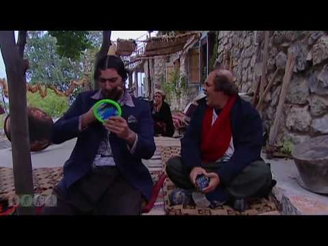 ديبة تسخر من جودة واسعد وبتخبرهن بطريقة اكتشاف للاسلكي - ضيعة ضايعة