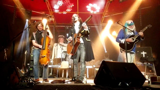 The Silvers - Lessines ( B ) El Cayoteu 12/08/2018 VIDEO 3/8