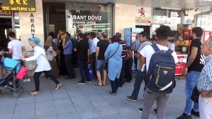 Bolu’da Dolar bozdurma kuyruğu