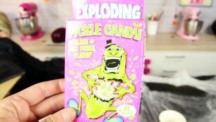 ON MANGE DES INSECTES ET UN BONBON XXL TETE DE MORT   DEGUSTATION HALLOWEEN