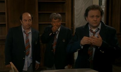 Scuola di ladri (MASSIMO BOLDI, LINO BANFI, PAOLO VILLAGGIO) 2T