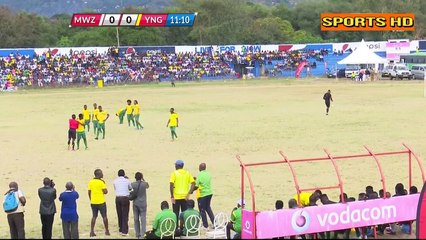 Hivi ndivyo CANAVARO NADIR alivyoiaga YANGA na kusimamisha mchezo kwa mda YANGA vs MAWENZI.