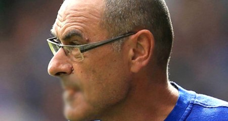 Chelsea Menajeri Sarri, Sigara İçemeyince Çözümü Tütün Çiğnemekte Buldu