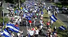 Este es el clamor de miles de nicaragüenses que participan en la marcha “vivos se los llevaron vivos los queremos” en Managua   goo.gl/omrN89