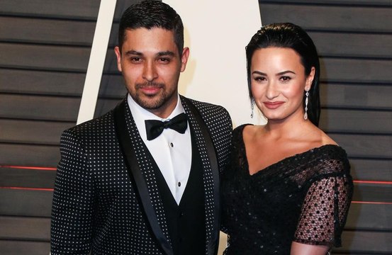 Wilmer Valderrama kümmert sich um Demi Lovato