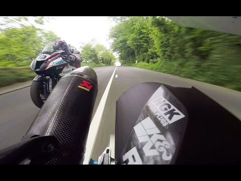 TT SENIOR RACE! Ian Hutchinson! Kawasaki Superbike! 200MPH! TT 2015