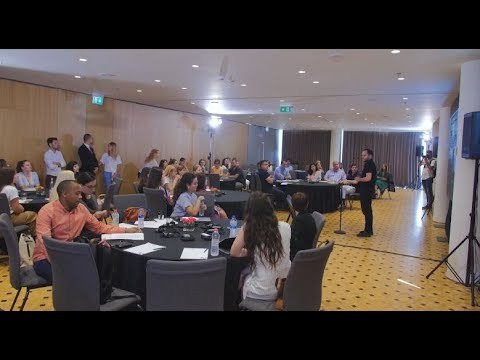 Ora News - Bashkia Tiranë dhe studentë të Harvardit strategji për fëmijët 0-5 vjeç