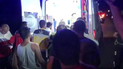 Zonguldak Dereye Uçan Otomobilden Çıkarılan Genç Kız Nişanlısının Yanına Koştu