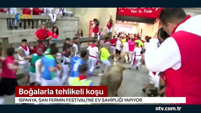 Boğalarla tehlikeli koşu... (3 kişi hastaneye kaldırıldı)