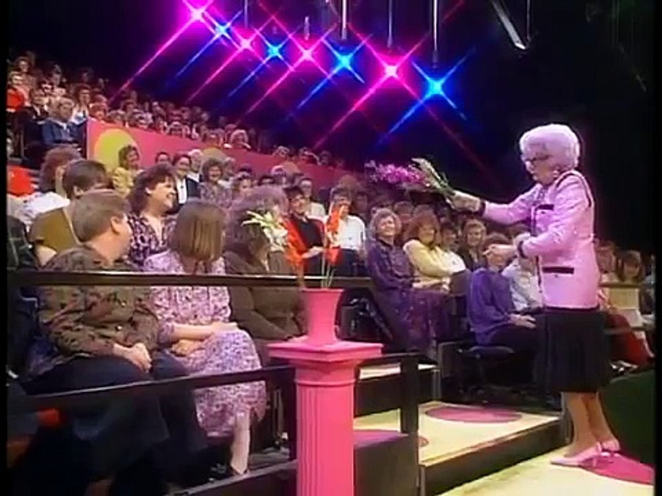 Dame Edna's Neighbourhood Watch S1E1 Dot's Home