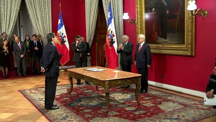 Chile: dimite ministro que criticó museo de víctimas de Pinochet