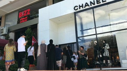 السياح العرب يستفيدون من هبوط الليرة بالتبضع في أفخم المتاجر بتركيا