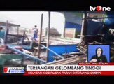 Belasan Kios Ambruk Diterjang Gelombang Tinggi