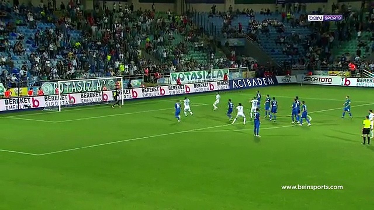Kasımpaşa player scores an amazing last minute freekick and than injures himself!
