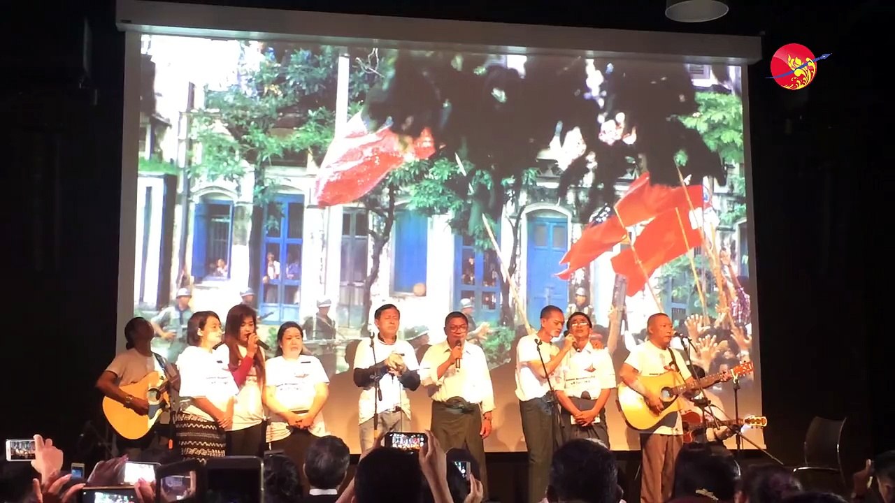 “ကမာၻမေၾကဘူး သီခ်င္း ပုလဲရတု” အမွတ္တရ (႐ုုပ္/သံ)ဧရာဝတီ၊ ၾသဂုုတ္ ၈၊ ၂၀၁၈လြန္ခဲ့တဲ့ ႏွစ္ သုံးဆယ္အခ်ိန္ ေသနတ္ေတြ ပစ္ေဖာက္ေနတဲ့ ၾကားက ဆႏၵျပေက်ာင္းသားျပည္သူမ်ား