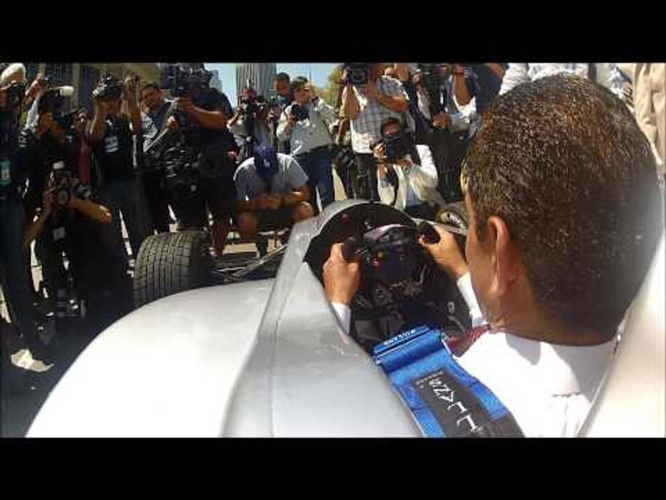 LA Mayor tries out Formula E car