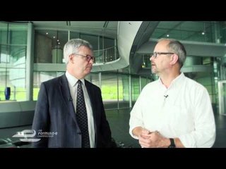 Robert Llewellyn visits the McLaren Technology Centre