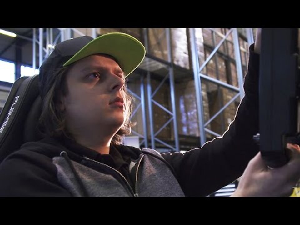 Bono Huis: Visa Vegas e-Race Driver Profile - Formula E