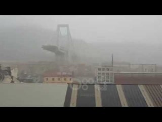 Ora News - Rrëzohet ura në Genova të Italisë, mediat lokale flasin për të paktën 10 viktima