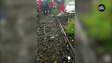 Servicios de urgencias ayudan a los afectados por la caída del puente en Génova