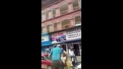 A man was allegedly thrashed by locals at Lal Chowk when he was trying to unfurl Indian flag (2)