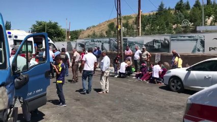 Başkentte dolmuş ile otomobil çarpıştı: 10 yaralı - ANKARA