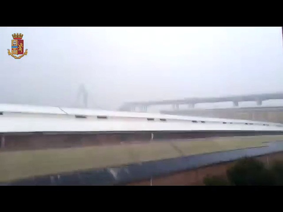 Las fuertes imágenes del derrumbe de un puente en Génova
