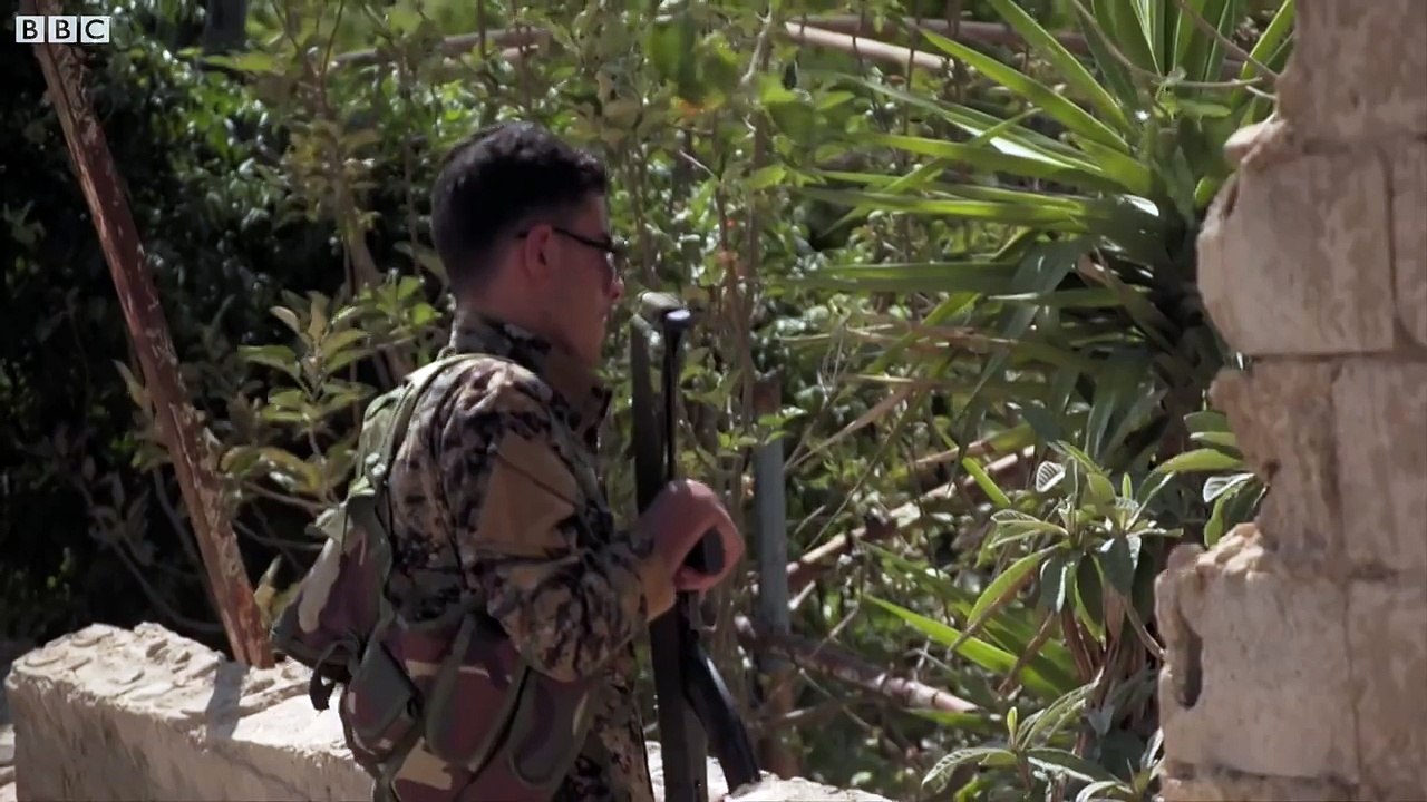 Face to face with 'IS captors' - BBC News