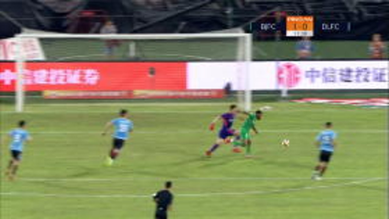 Leaders Beijing Guoan thrash Dalian Yifang to move four points clear