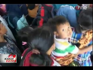 Puluhan Balita Terhimpit saat Mengantre di Pelabuhan Bakauheni