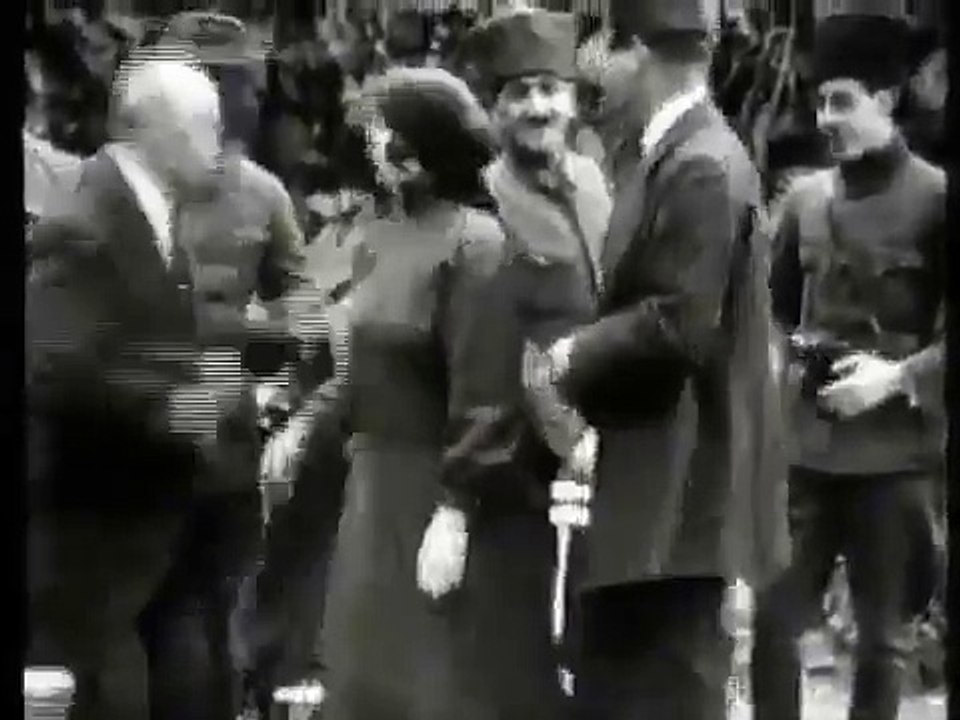 Mustafa Kemal Atatürk ve eşi Latife Hanım'ın görüntüleri sosyal medyada ilgi gördü